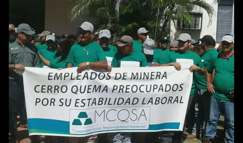 Trabajadores de mina Cerro Quema