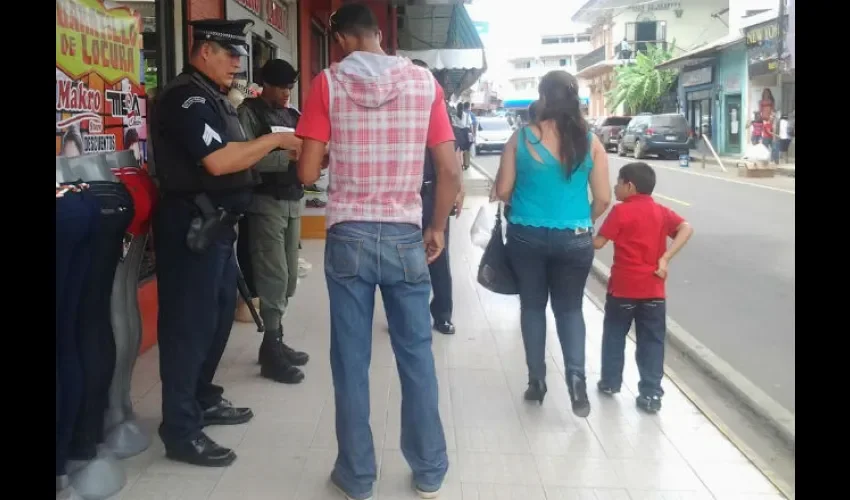 Menores de edad retenidos en toque de queda en Chitré 