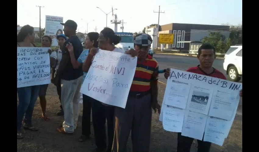Protesta en la Villa de Los Santos por BHN