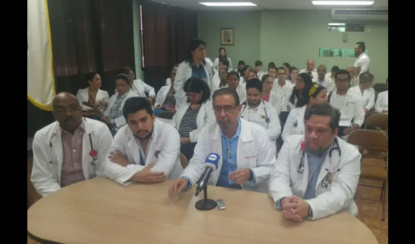 Médicos Especialistas del Hospital Santo Tomás