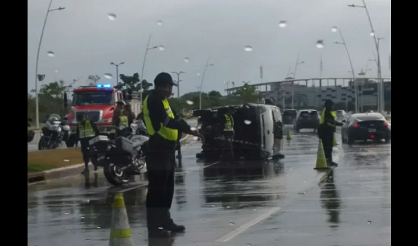 Accidente de tránsito en la Cinta Costera 3