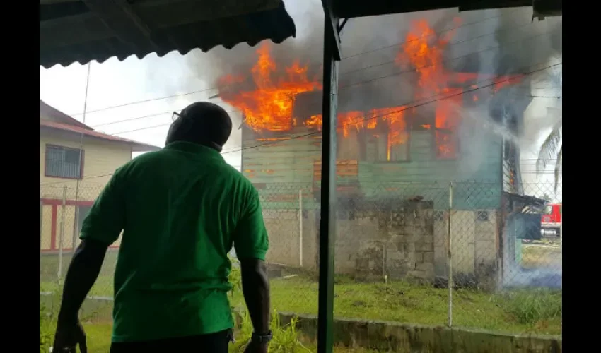 Incendio en Bocas del Toro 