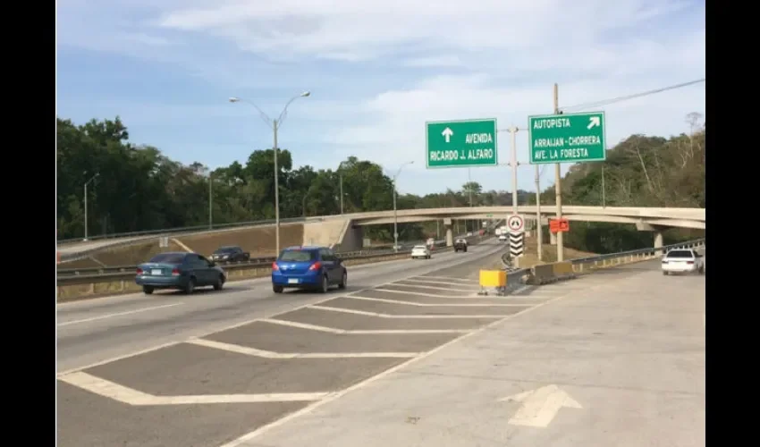 Intercambiadores viales del acceso este y oeste del puente Centenario