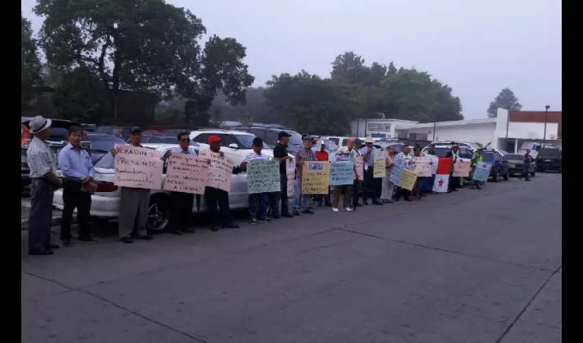 Jubilados y pensionados de Santiago de Veraguas protestan 