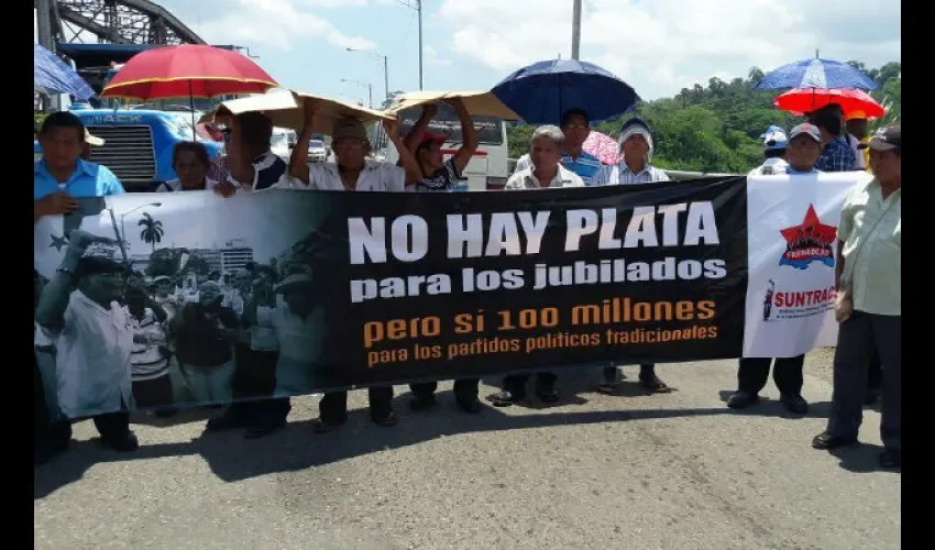 Protesta de jubilados y pensionados en Bocas del Toro