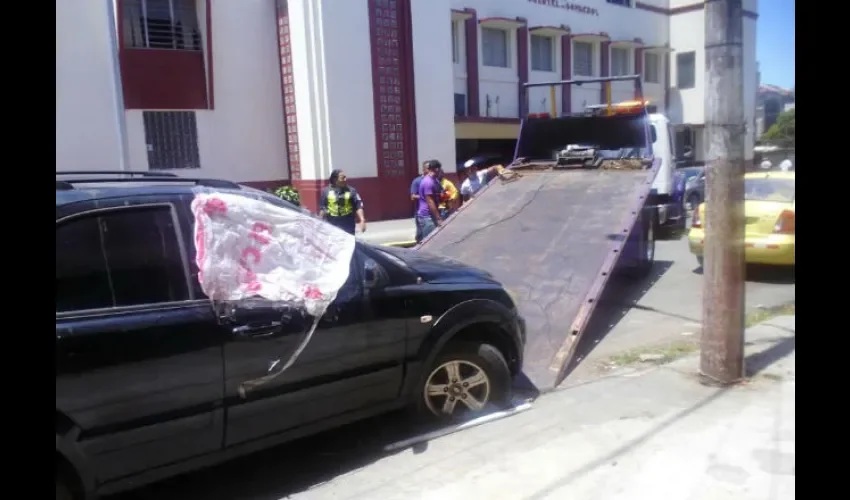 Carros chatarras en Colón 