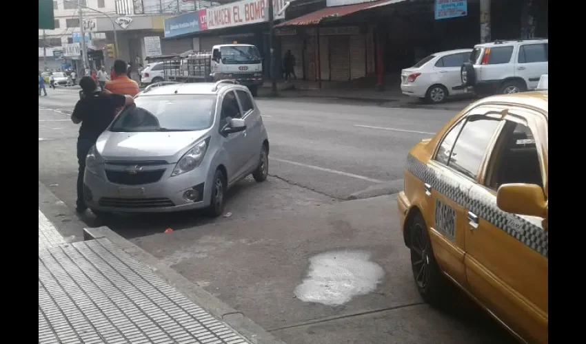 Carro particular con venezolanos que pirateaban 