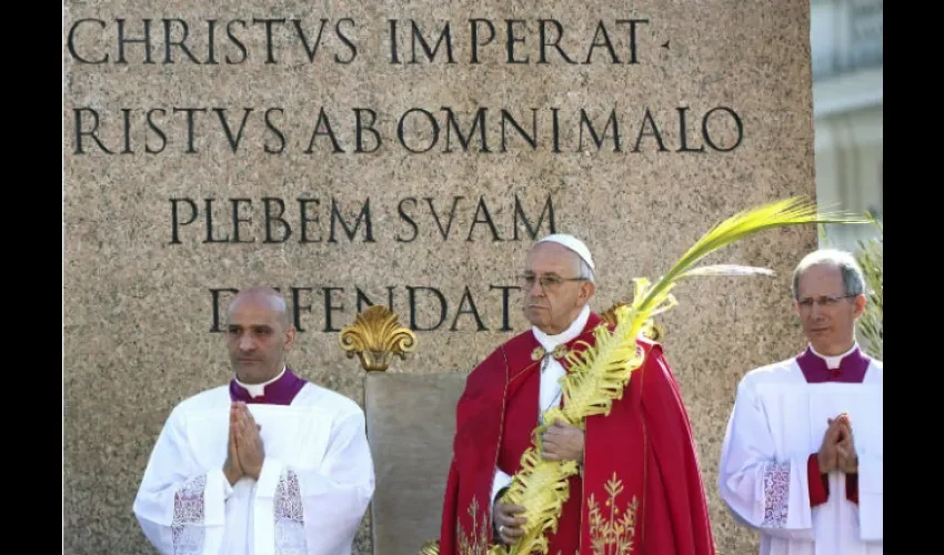 Papa Francisco en Plaza de San Pedro del Vaticano este Domingo de Ramos.