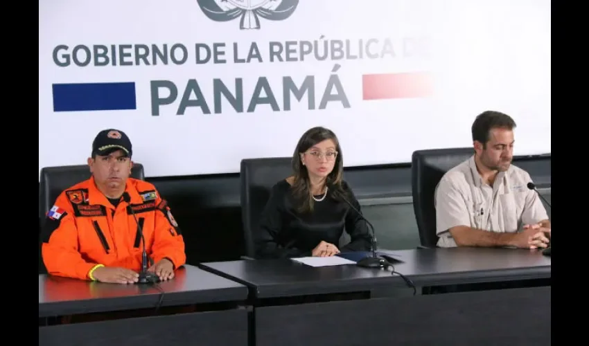 María Luisa Romero, Mario Etchelecu y José Donderis
