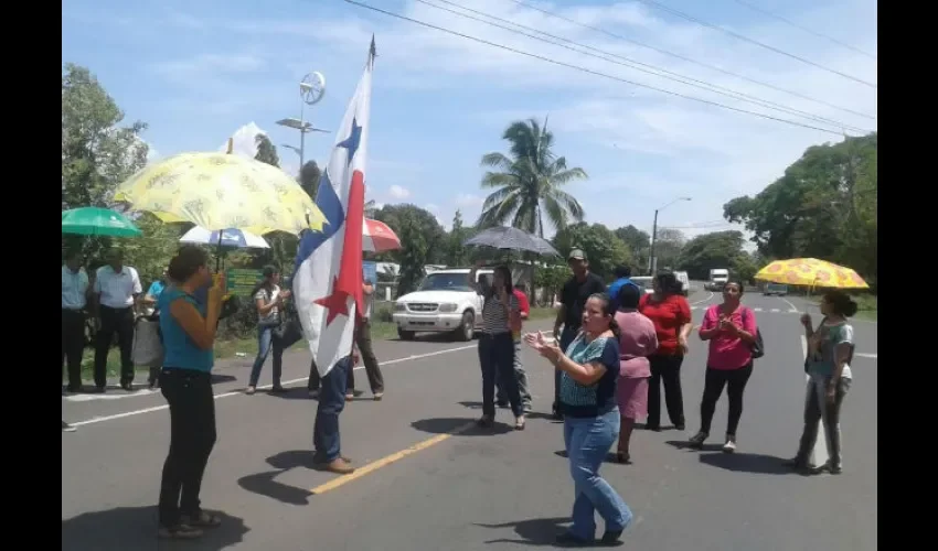 Docentes del colegio Francisco I, Castillero de Guararé protestan