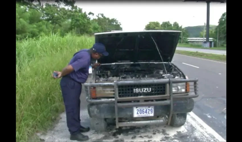 Carros incendiados en Colón 