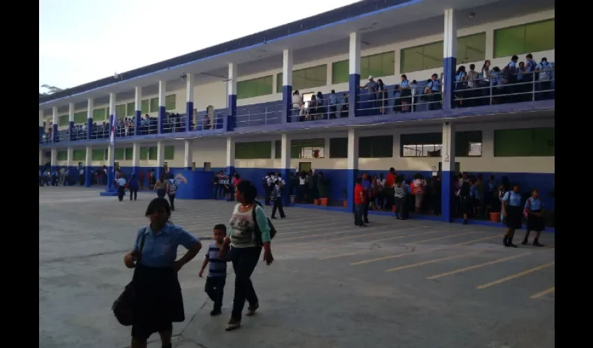 Colegio Félix Olivares