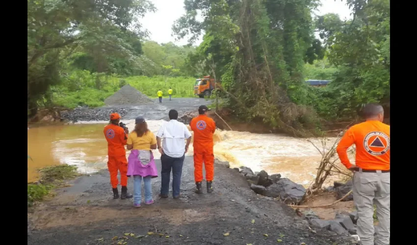 Desborde de río en La Mina de Bique