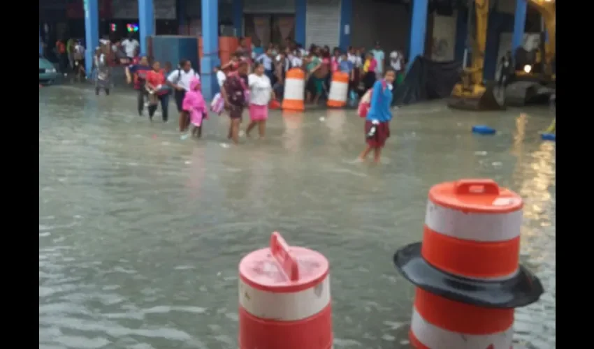 Lluvias en Colón causan inundaciones 