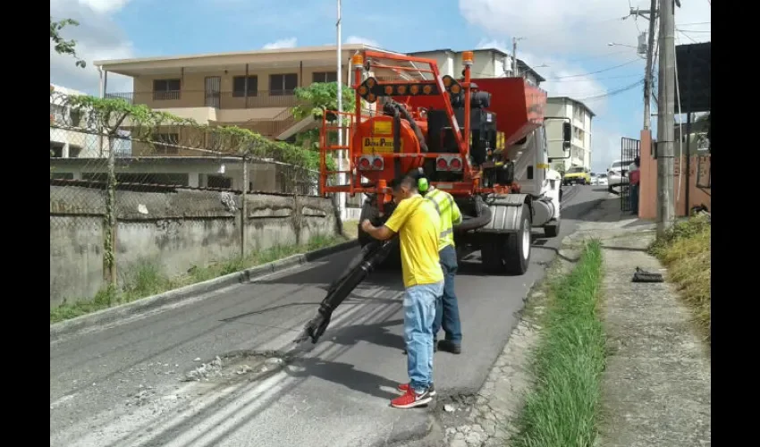 El MOP está en el proceso de adquisición de  4 camiones tapahuecos 