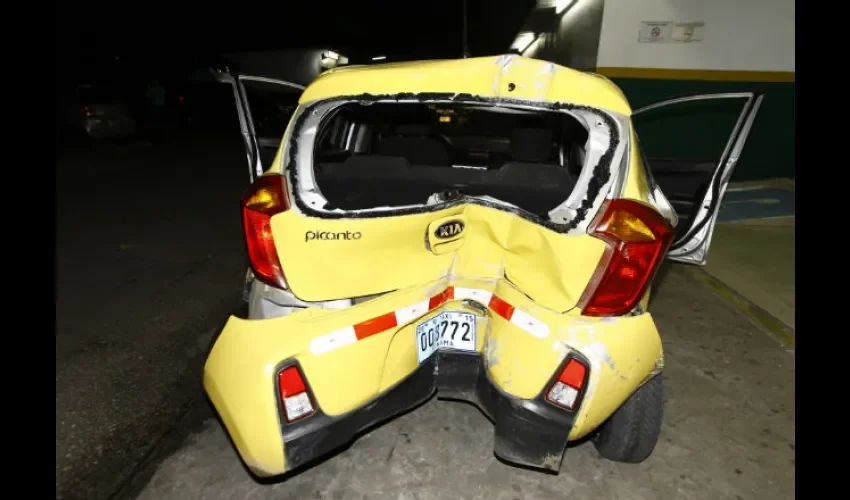 Los pasajeros del taxi están bajo investigación
