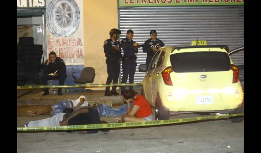  Los sujetos fueron puestos a órdenes de las autoridades competentes.