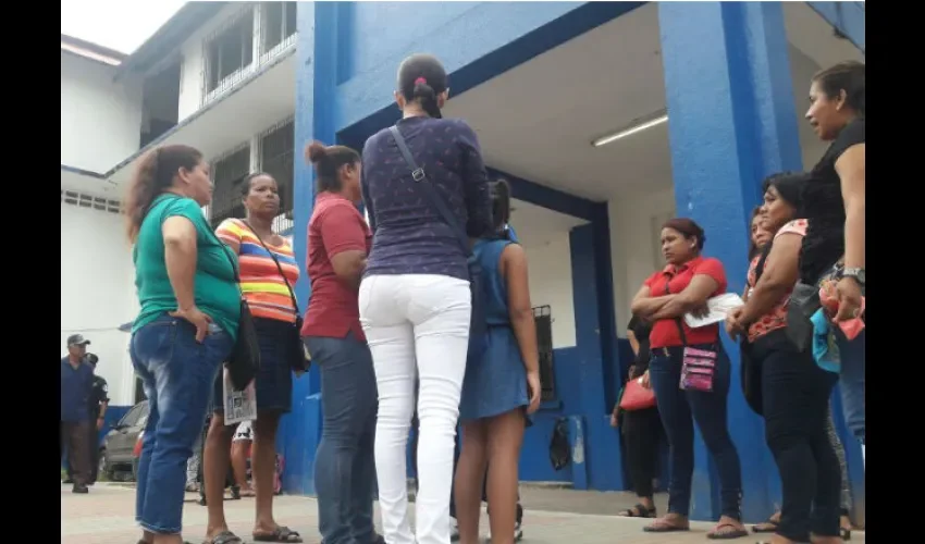 Herrera reconoció que hay atrasos en la habilitación de aulas escolares en el edificio "Poli"