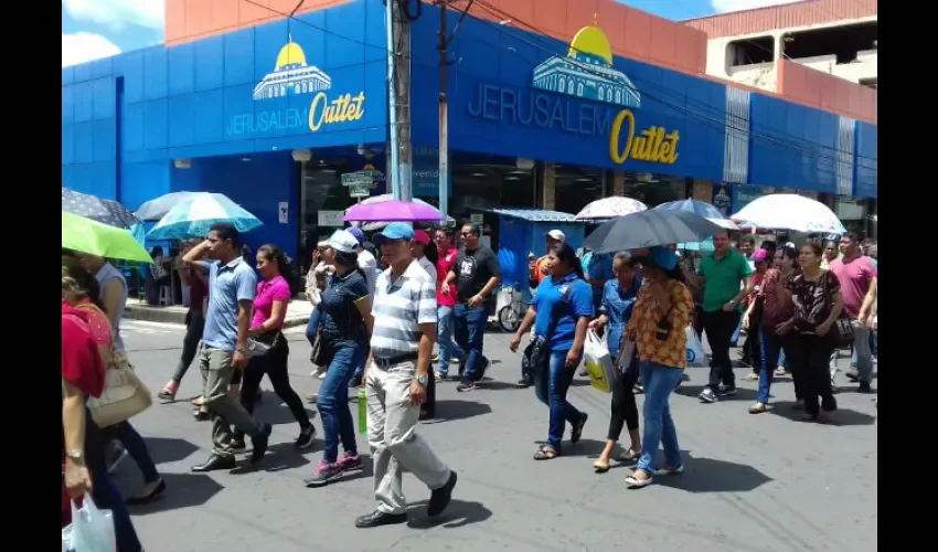 Cabe destacar que los jubilados y pensionados se les unieron en la marcha.