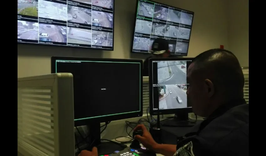 Pérez explicó que este centro monitoreo está habilitado en cuartel policial de San Francisco