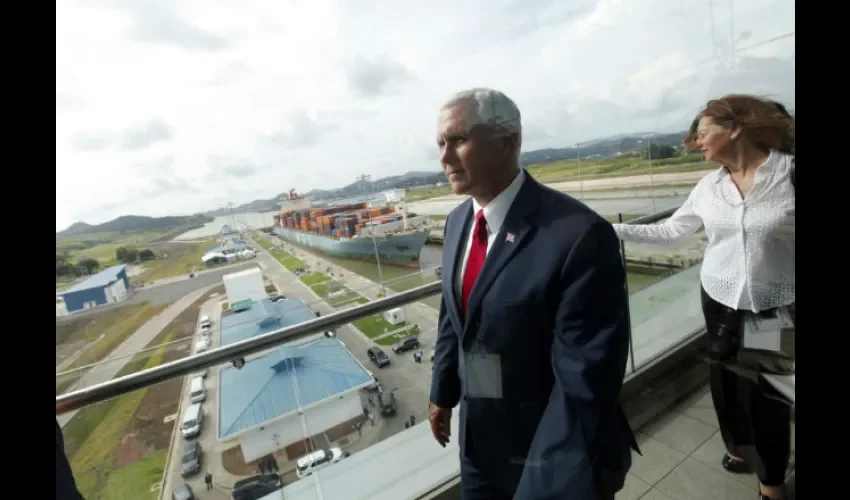 Pence aplaude al canal de Panamá 