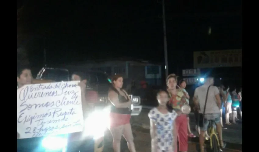 La protesta ocasionó tranque vehicular. 