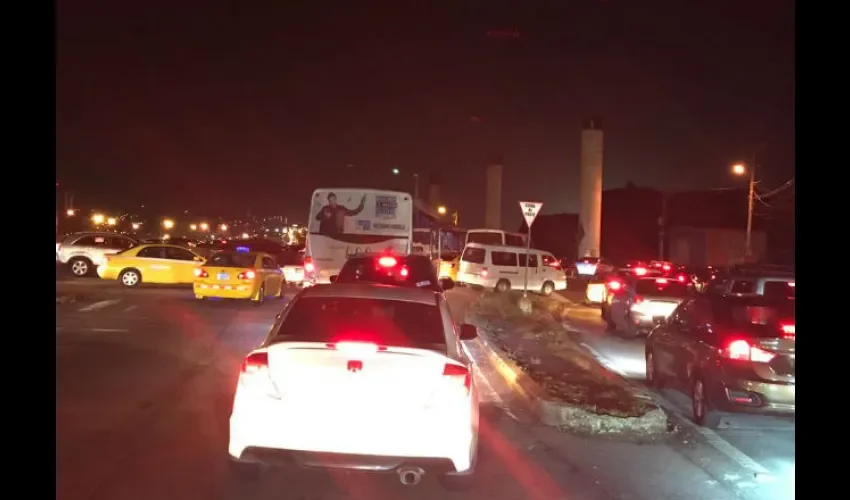 Los usuarios podrán diferenciar los buses que brindarán el servicio por arriba del puente ya que en el rutero se incluirá la palabra "Roosevelt".