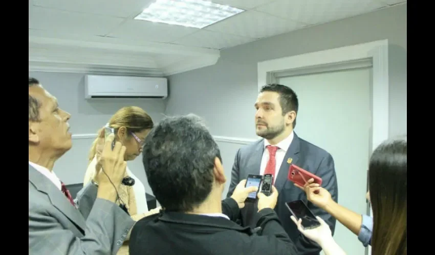  Raúl Ávila.