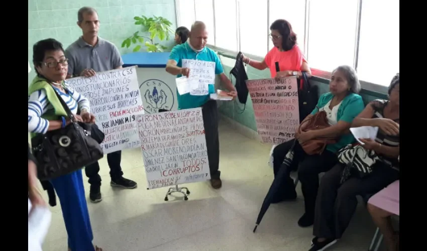 Los pacientes apoyan el paro decretado hoy por los médicos hematólogos por falta de medicamentos e insumos para ofrecer una buena atención a los pacientes.  