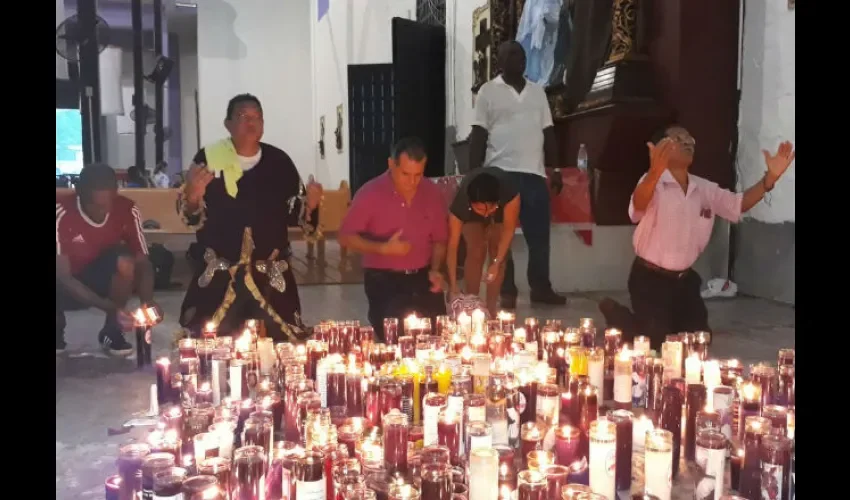 Devotos del Cristo Negro de Portobelo. 