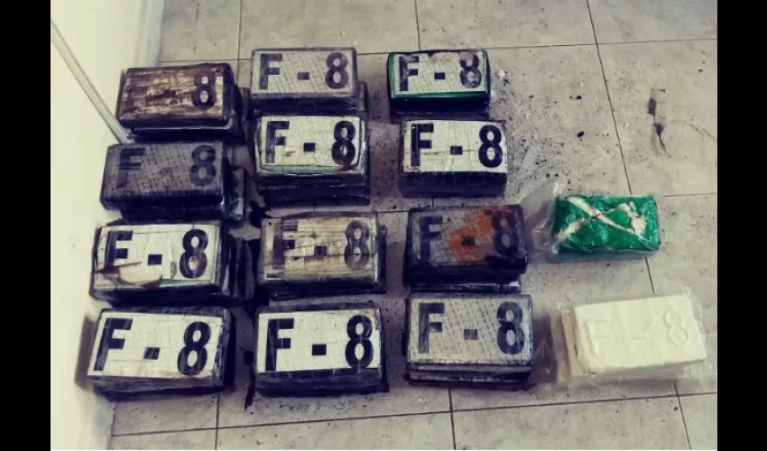 Los paquetes de la droga estaban identificados con 'F-8'.