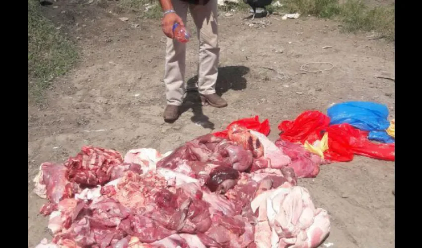 Minsa decomisó 205 libras de cerdo, 205 libras de carne de res y 30 libras de carne de pollo.