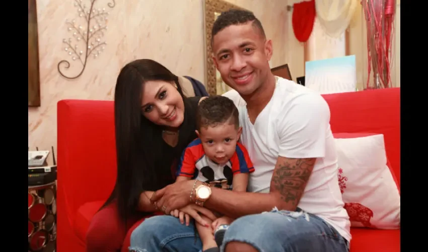 Gabriel Torres junto a su familia. Foto: Anayansi Gamez