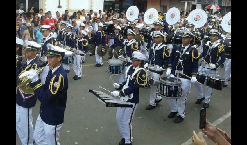 Banda de música Herberto López del colegio José Daniel Crespo de Chitré. 