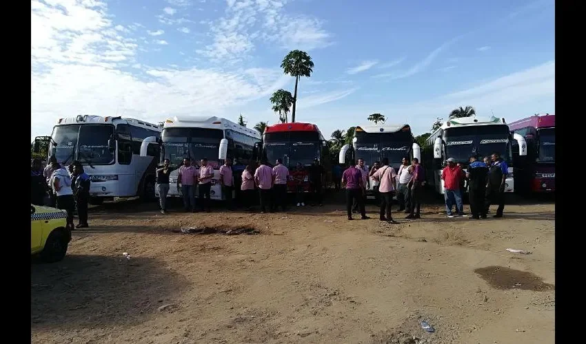 Los conductores buscaron el acercamiento con las autoridades para que se les dé un nuevo plazo. Foto: Cortesía