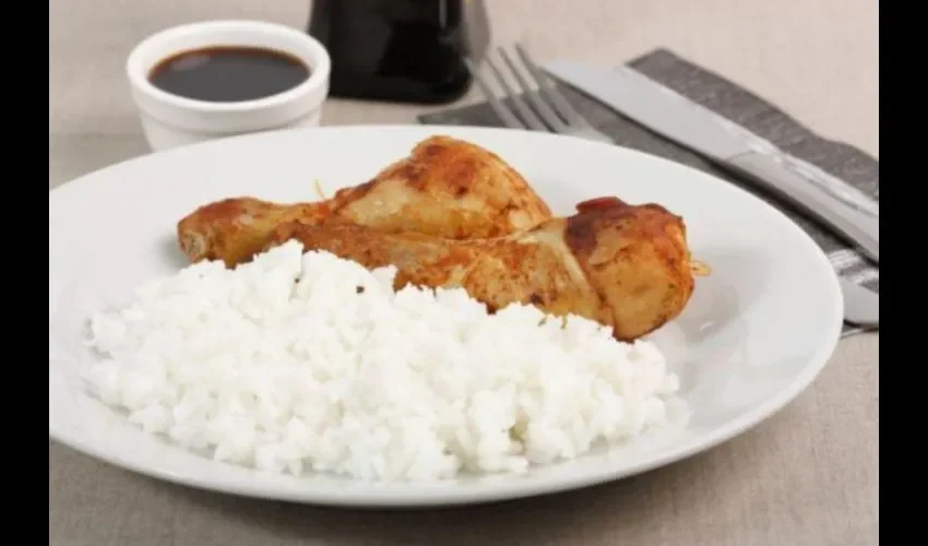 Panameños tienen la barriga llena de arroz.