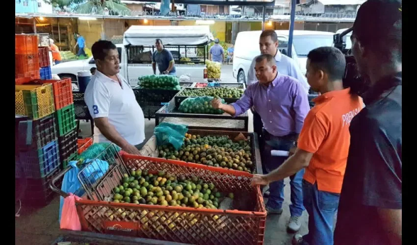 Algunos productos les favorece la lluvia, pero otros para esta temporada se ven afectados porque ya están en la etapa de ser cosechados. Fotos: Jean Carlos Díaz