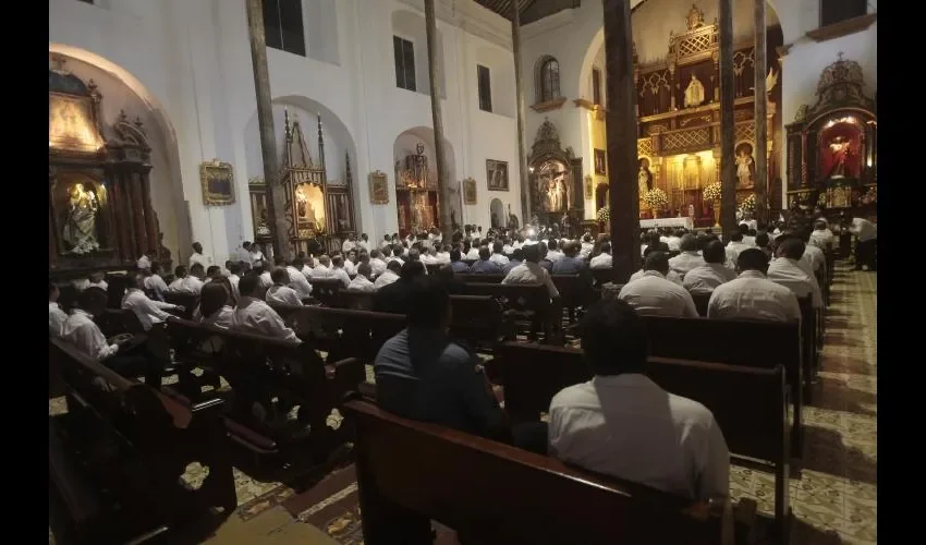 Liturgia en la parroquia Nuestra Señora de la Merced, en San Felipe. Foto: Roberto Barrios