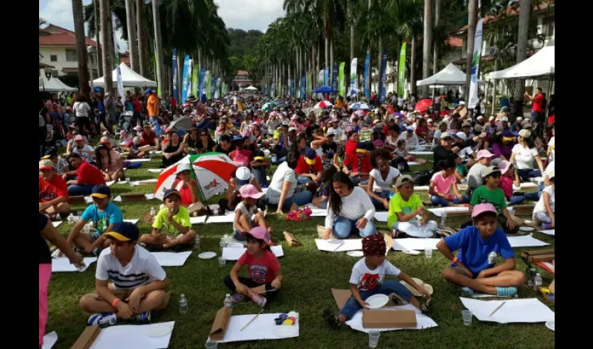 Taller de pintura para niños y jóvenes con Olga Sinclair.