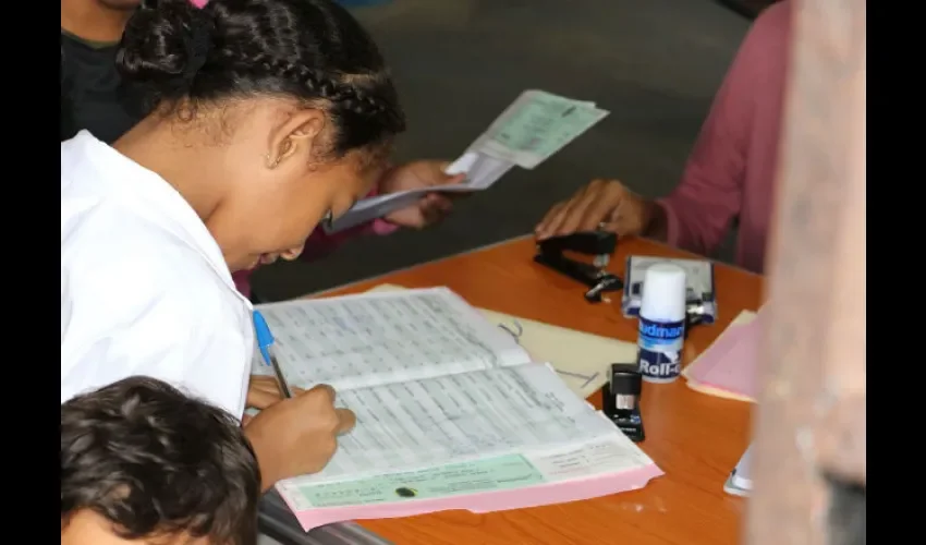 Entrega de becas en Panamá. 