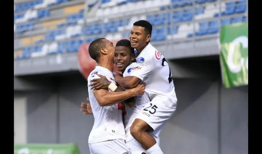 Chorrillo FC derrotó 5-1 al Árabe Unido la última vez que se midieron. Foto: Cortesía
