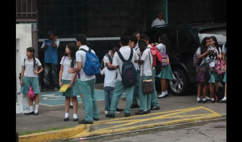 Las autoridades aún no logran controlar los libros y demás útiles en escuelas privadas.  Archivo