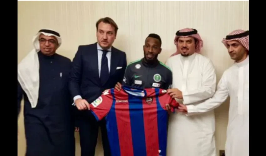 Hasta nueve futbolistas saudíes llegaron al fútbol español.