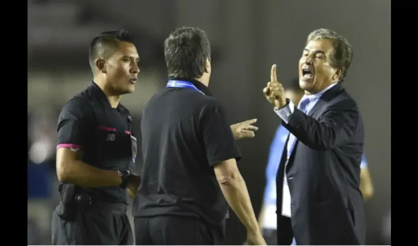 El entrenador colombiano. El entrenador colombiano.