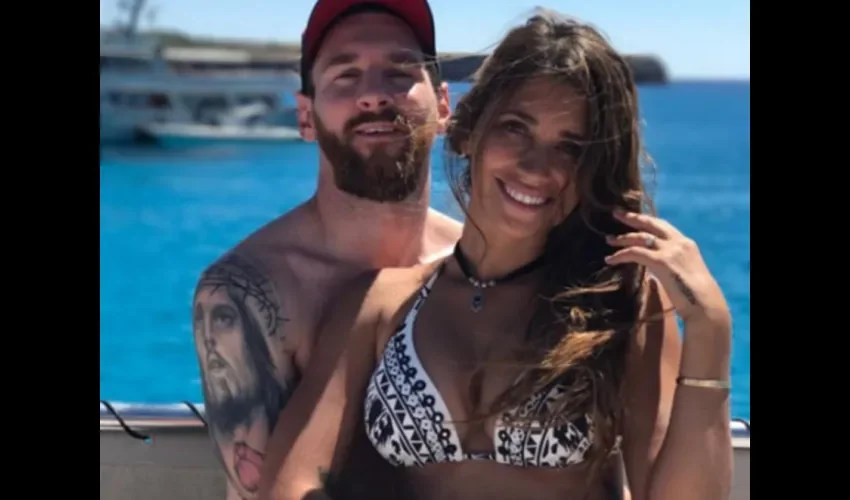 Lionel Messi y Antonnella Roccuzzo mantienen una relación desde muy jóvenes.