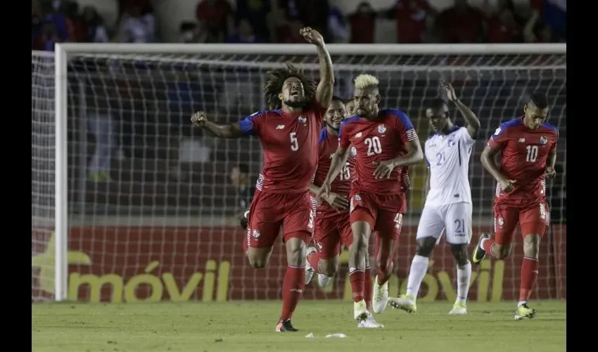 Román Torres le dio a Panamá la histórica clasificación al Mundial de Rusia 2018.