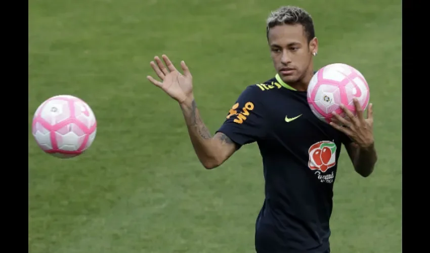 Neymar será operado el sábado en Belo Horizonte.