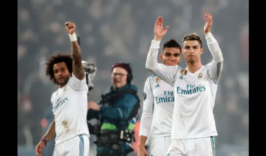 Cristiano Ronaldo celebra el pase del equipo.