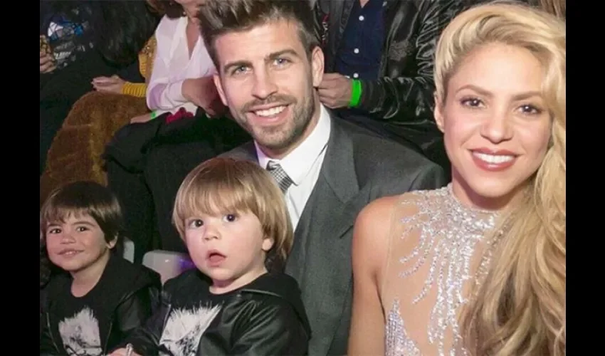 Shakira junto a Gerard Pique y sus dos hijos.