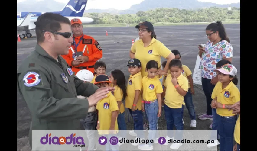 Los niños hicieron muchas preguntas a la tripulación de los aviones, Foto: Jesús Simmons